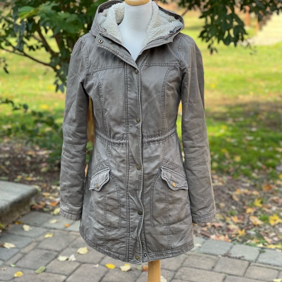 Hollister Winter Coat - Picture 1 of 6
